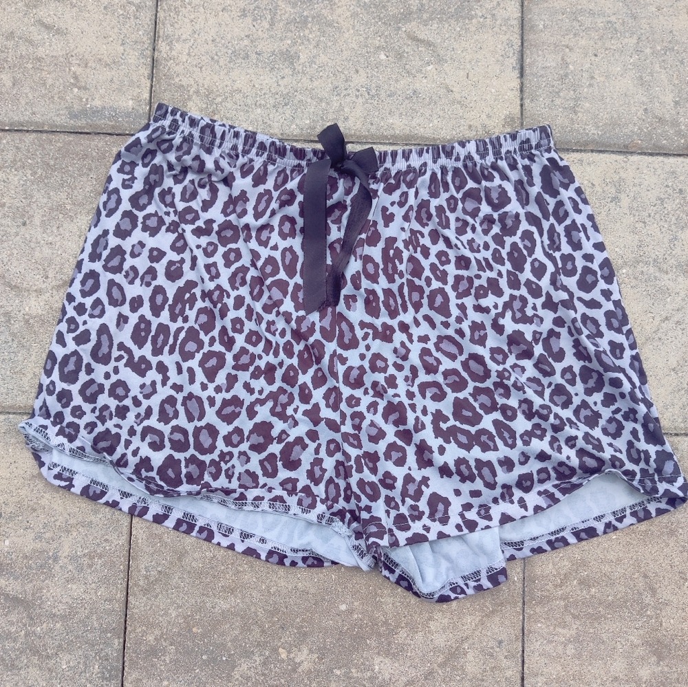 Leopard Print Pajama Set Large - Picture 2 of 7